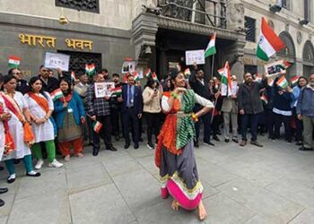 Show of solidarity for TRICOLOUR