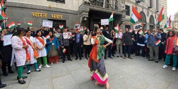 Show of solidarity for TRICOLOUR