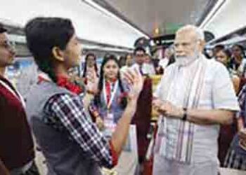 PM Modi flags off five Vande Bharat trains