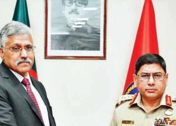 Giridhar Aramane with Lt Gen