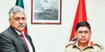 Giridhar Aramane with Lt Gen