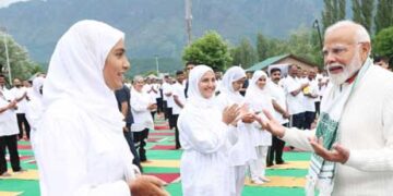 PM Modi leads International Yoga Day celebrations in Srinagar
